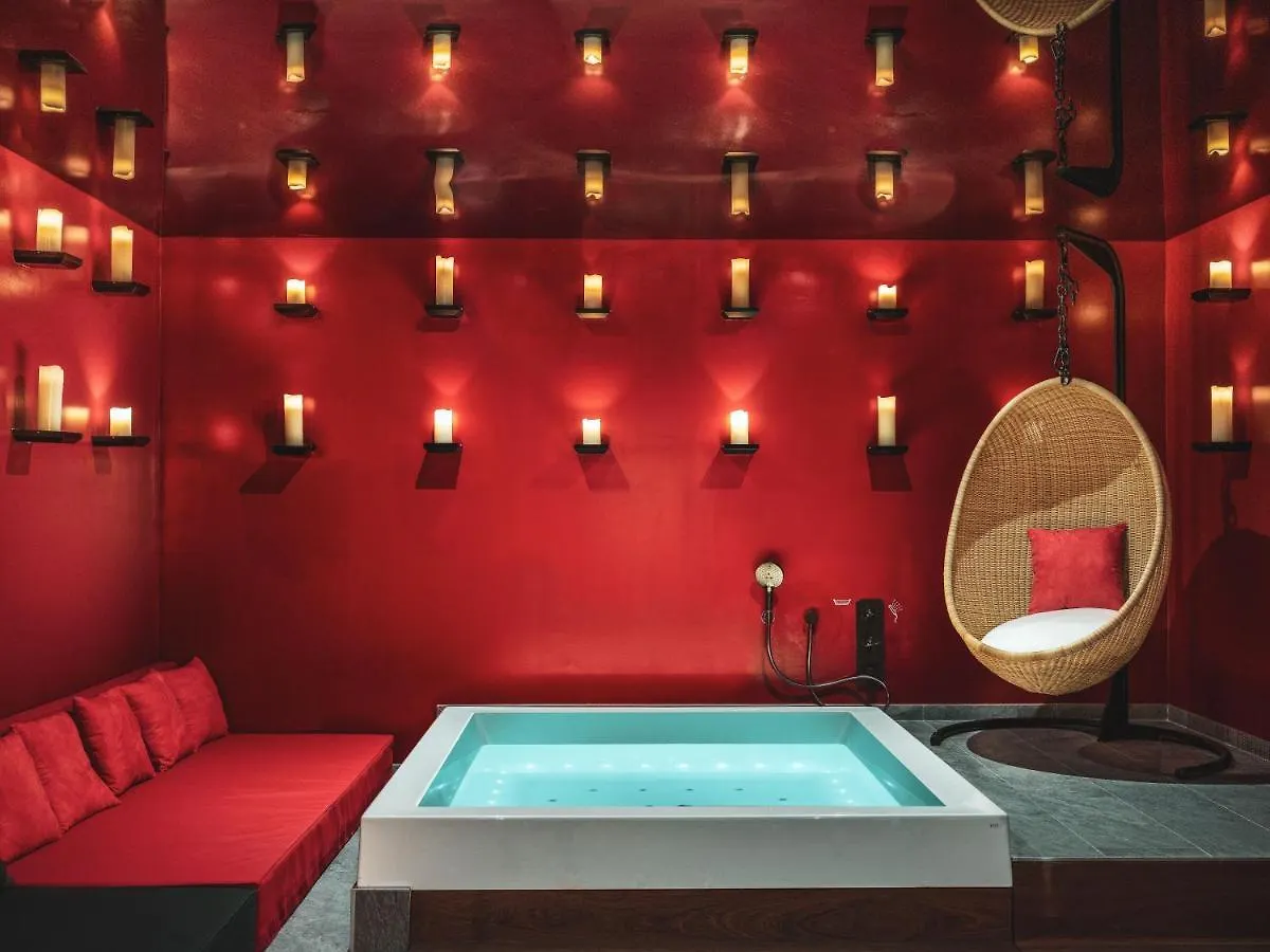 Chouchou Hotel 4*